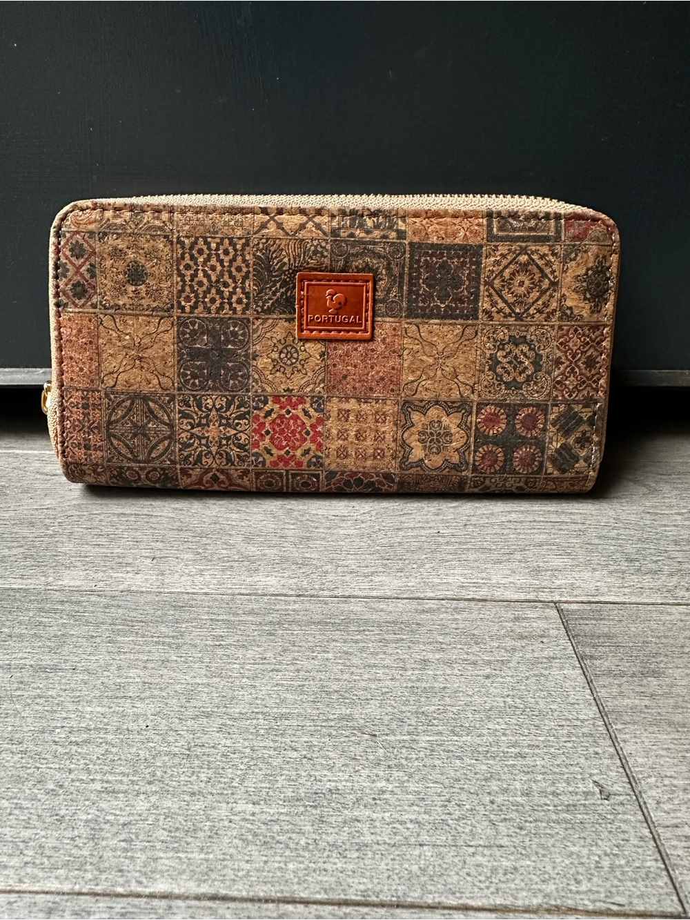 Hand made vegan Portugal patch pattern cork wallet with gold tone zipper Money